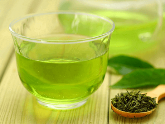 Uống trà xanh tốt cho bệnh đau nhúc xương khớp